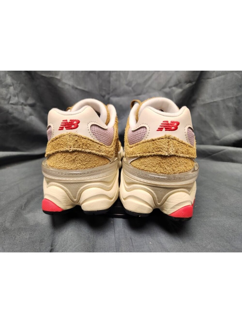 New Balance 9060 Sneakers GC9060VD Beige Pink Girls Size 6.5 NEW IN BOX! - Picture 7 of 13